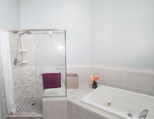 4 Sabrina Ct, Huntington Station NY  11746-4225 exterior