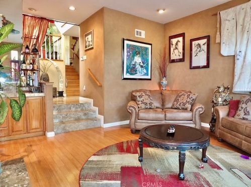 227 Glendora Ave, Long Beach CA  90803-3504 exterior