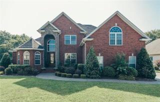 1046 Dorset Dr, Hendersonville, TN 37075-1705