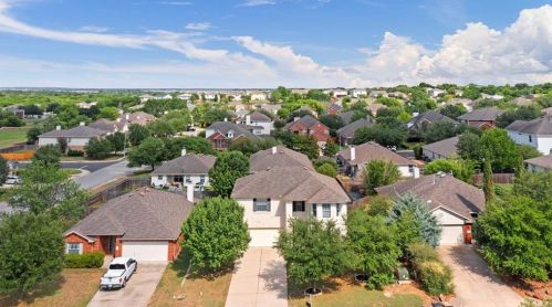 172 Firwood, Uhland, TX 78640-5748