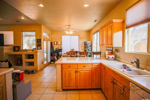 2048 1940, Saint George UT  84770-4718 exterior