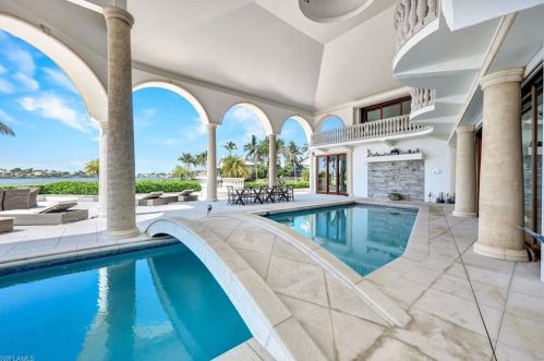 550 Alameda Ct, Marco Island FL  34145-5830 exterior