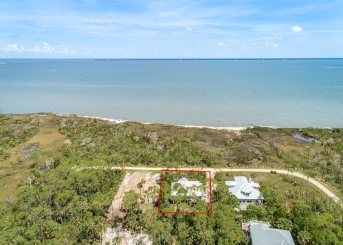700 Bayshore Dr, Saint George Island, FL 32328-2964