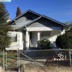 3080 Lynde St, Oakland, CA 94601-2727