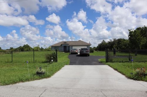 4225 56th Ave, Naples, FL 34120-2810