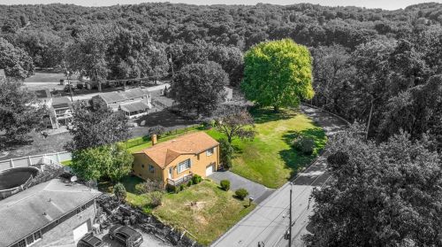 251 Willett Rd, Glenshaw, PA 15116-1340