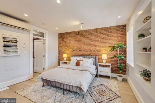 2119 1st St, Washington DC  20001-1004 exterior