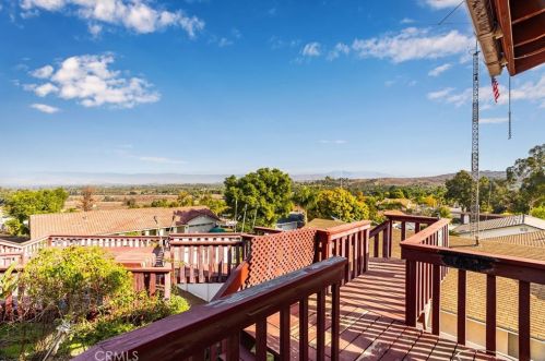 14218 El Mesa Dr, Riverside CA  92503-7206 exterior