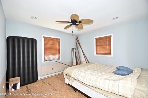 258 Teakwood Dr, Berkeley Township NJ  08721-3122 exterior