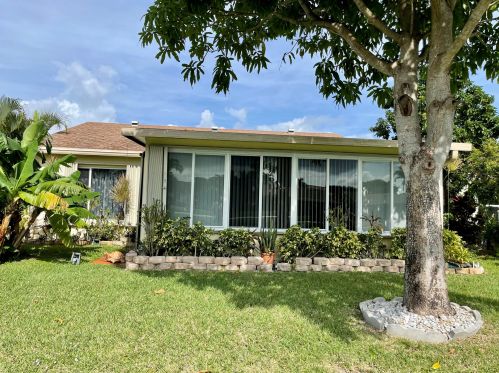 5162 Mirror Lakes Blvd, Boynton Beach, FL 33472-1212