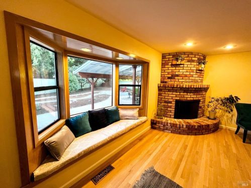 2612 Tamarisk Ct, Santa Rosa CA  95405-8413 exterior