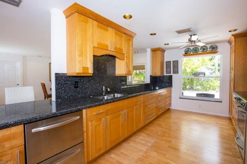 1371 Tahiti Dr, Sanibel FL  33957-2613 exterior