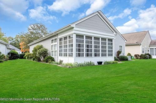 13 Silverspring Dr, Lakewood NJ  08701-7506 exterior