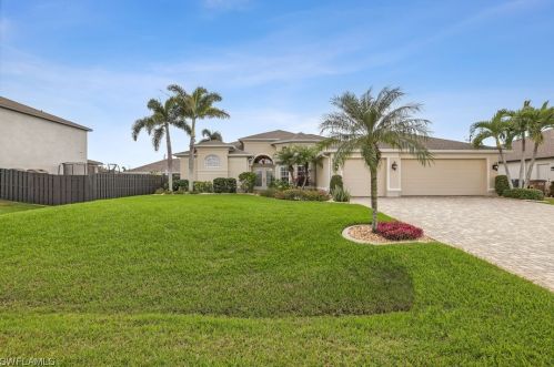 3308 2nd St, Cape Coral, FL 33991-7667