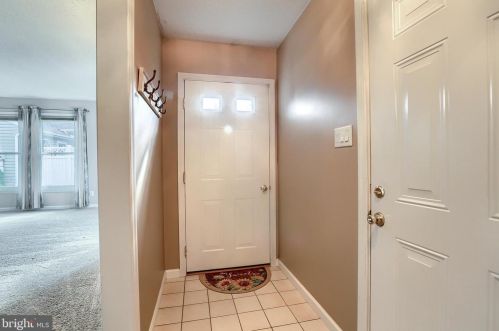 121 Tory Cir, West Enola, PA 17025-2692