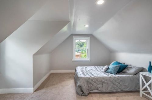 4052 Meadowbrook Blvd, Pittsburgh PA  15227-3436 exterior