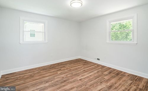 801 Meetinghouse Ct, Riverton NJ  08077-3325 exterior