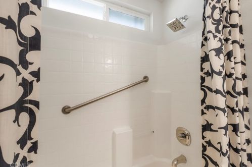 1056 Viceroy Dr, Chico CA  95973-8209 exterior