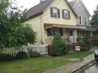 61 Prenatt St, Buffalo, NY 14210-2114