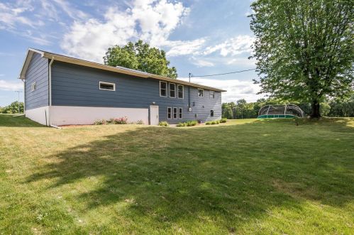 421 4th St, Pine Island, MN 55963-9730