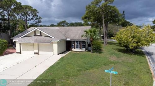 1702 Ryecroft Ct, Fort Pierce, FL 34952-4135