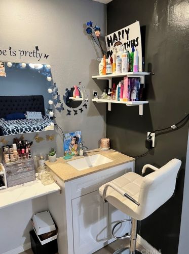 2242 Carlton Pl, Riverside CA  92507-5807 exterior