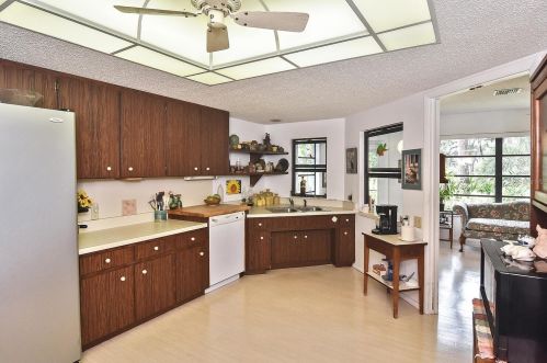 308 South Dr, Nokomis FL  34275-1343 exterior