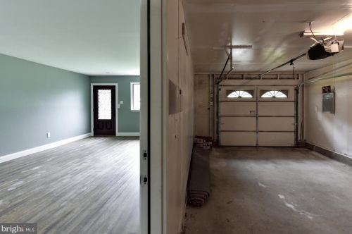 5 Holly Ct, Blenheim NJ  08012-5303 exterior