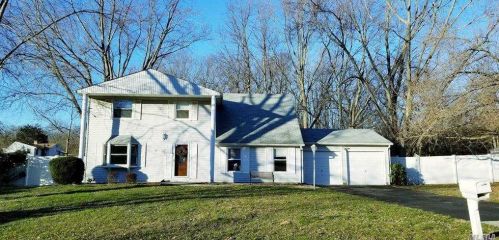 11 Marcy Dr, Mount Sinai, NY 11766-2213