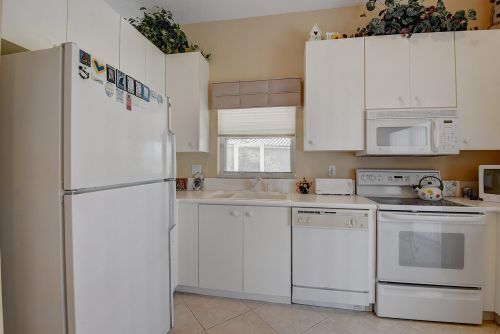 7181 Foxworth Ct, Boynton Beach FL  33437-6455 exterior