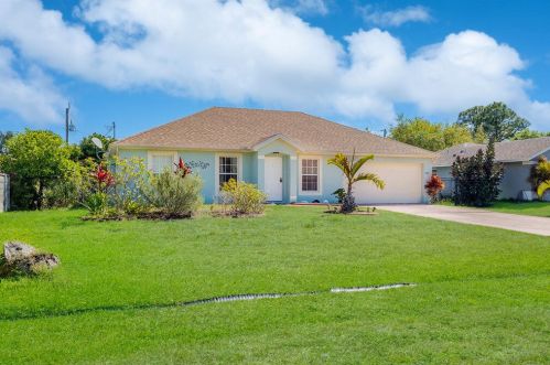 2381 Lejune St, Fort Pierce, FL 34953-2678