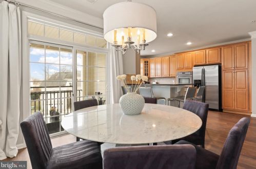 43589 Mcdowell Sq, Leesburg VA  20176-6528 exterior