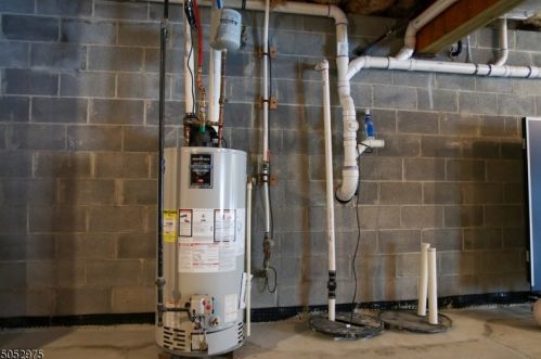 25 Ridge Rd, West Paterson NJ  07424-2416 exterior