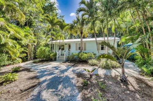 966 Fitzhugh St, Sanibel FL  33957-4520 exterior
