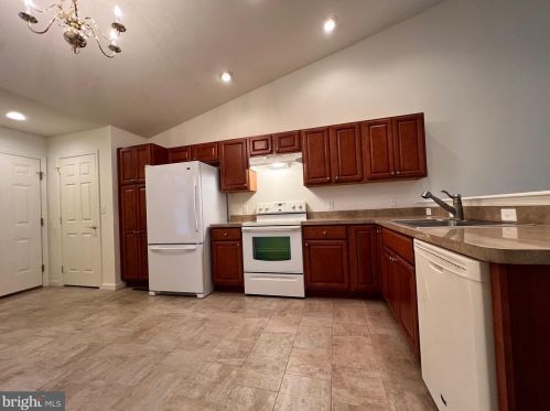 71 Keswick Dr, Navy Sup Dpt PA 17050-7917 exterior