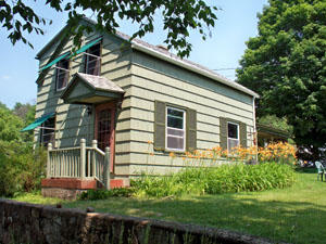 710 Arch St, Pittsford, VT 05763-9800