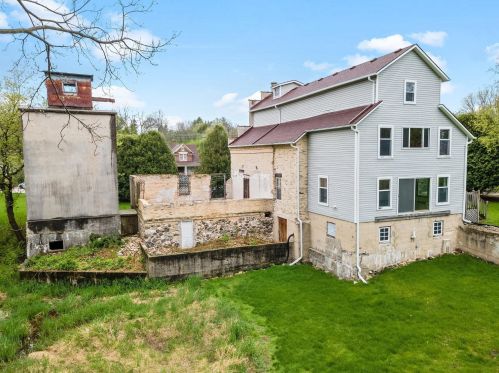 7198 River Dr, West Bend WI  53090-1163 exterior