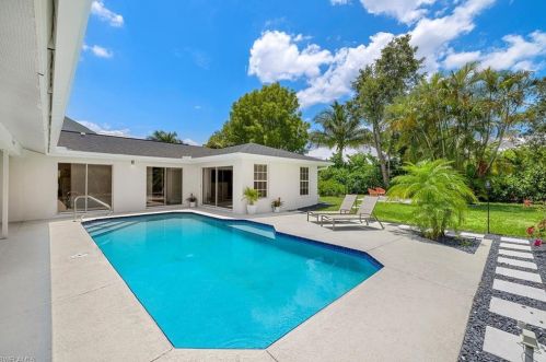740 Orchid Dr, Naples FL  34102-5015 exterior