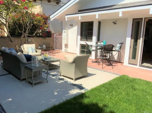 1657 Gates Ave, Manhattan Beach CA  90266-7028 exterior