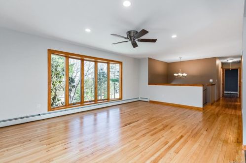 33 Gail Ln, Poughquag NY  12570-5034 exterior