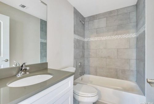 594 Canal Rd, Mount Sinai NY  11766-3307 exterior