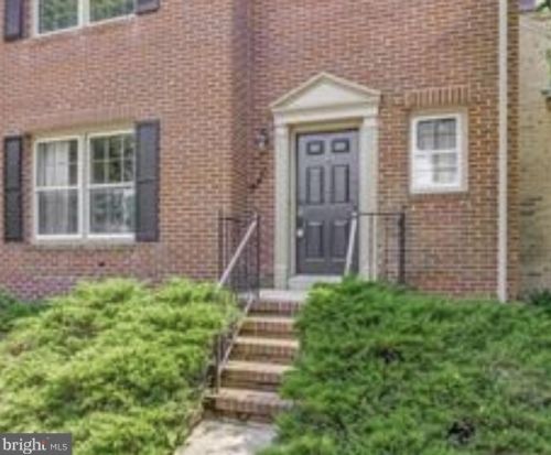 9435 Park Hunt Ct, Springfield VA  22153-1364 exterior