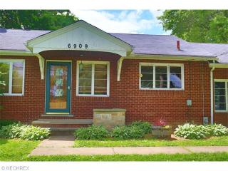6909 Middlebranch Ave, Canton, OH 44721-2637