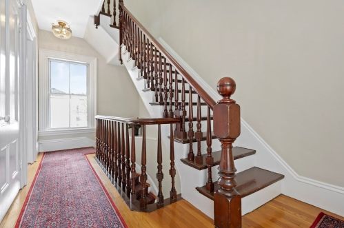 42 Maple St, Newton MA 02458-1712 exterior