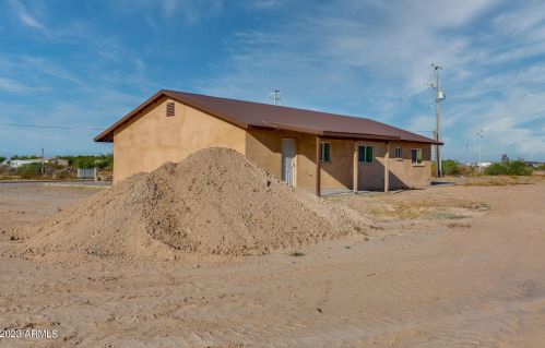 36448 Buckeye Rd, Tonopah AZ  85354-7395 exterior