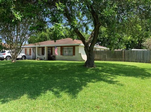 2625 7th Ave, Texas City, TX 77590-7024