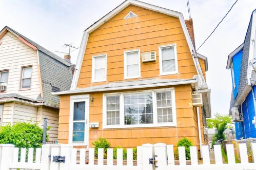 312 Washington Ave, Cedarhurst, NY 11516-1523