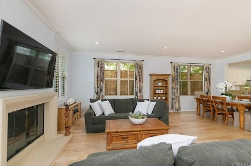 121 Blaze, Irvine CA  92618-1507 exterior