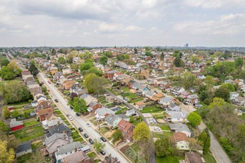 1537 Berkshire Ave, Pittsburgh PA  15226-2431 exterior