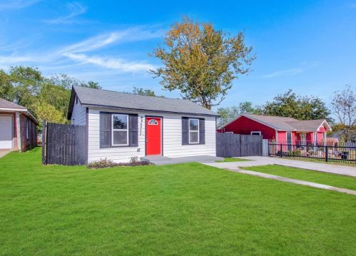 4923 Harlem St, Fort Worth, TX 76105-3728
